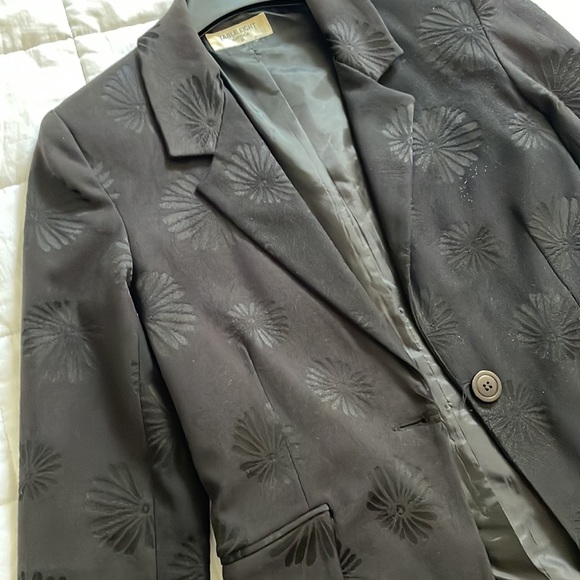 TABLE EIGHT Fitted Tuxedo Black Daisy Jacquard Lined Blazer - Picture 7 of 10